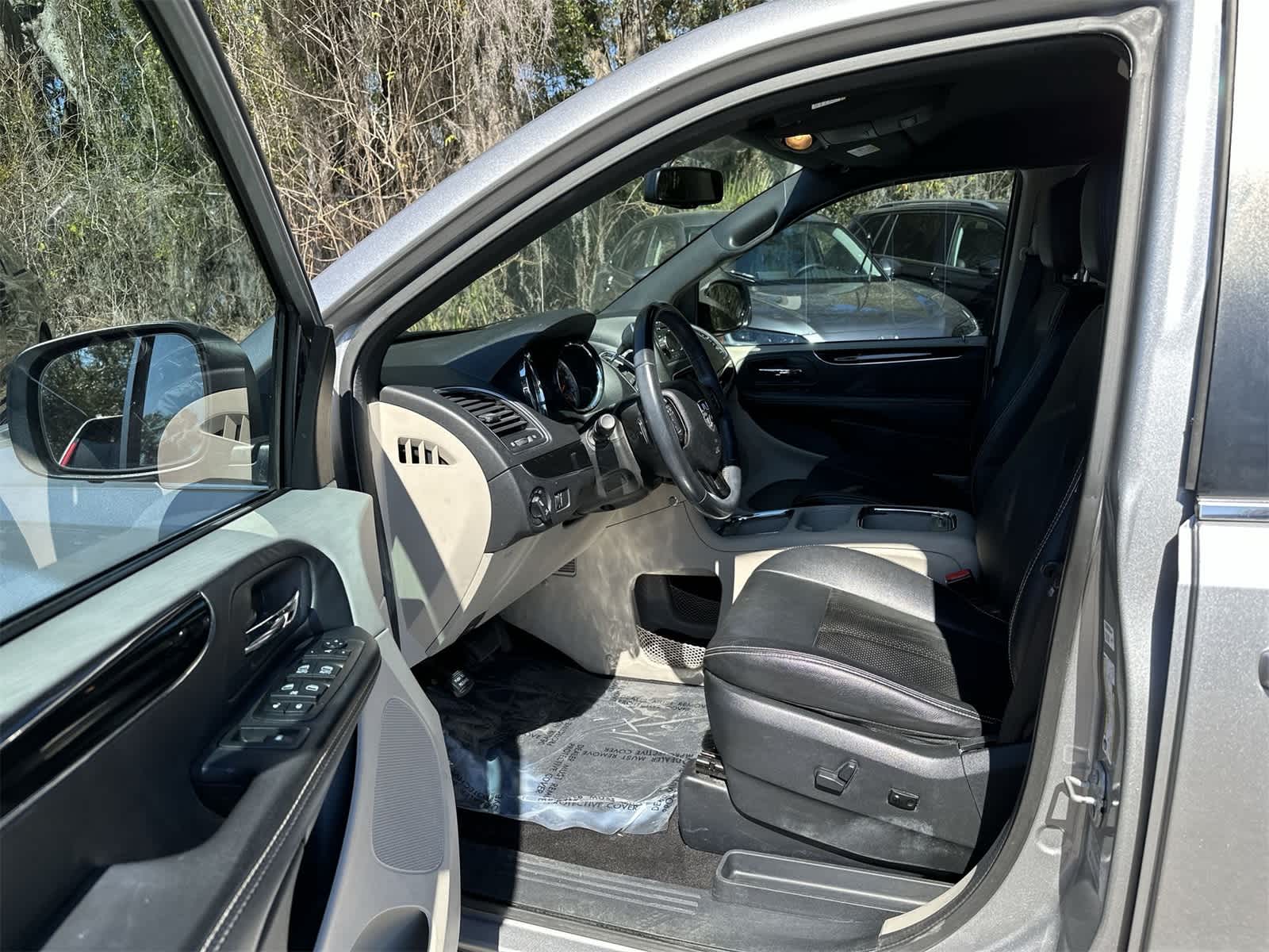 Thumbnail: 2017 Dodge Grand Caravan - 10