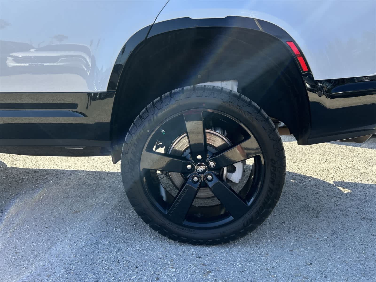 Thumbnail: 2023 Land Rover Defender - 8