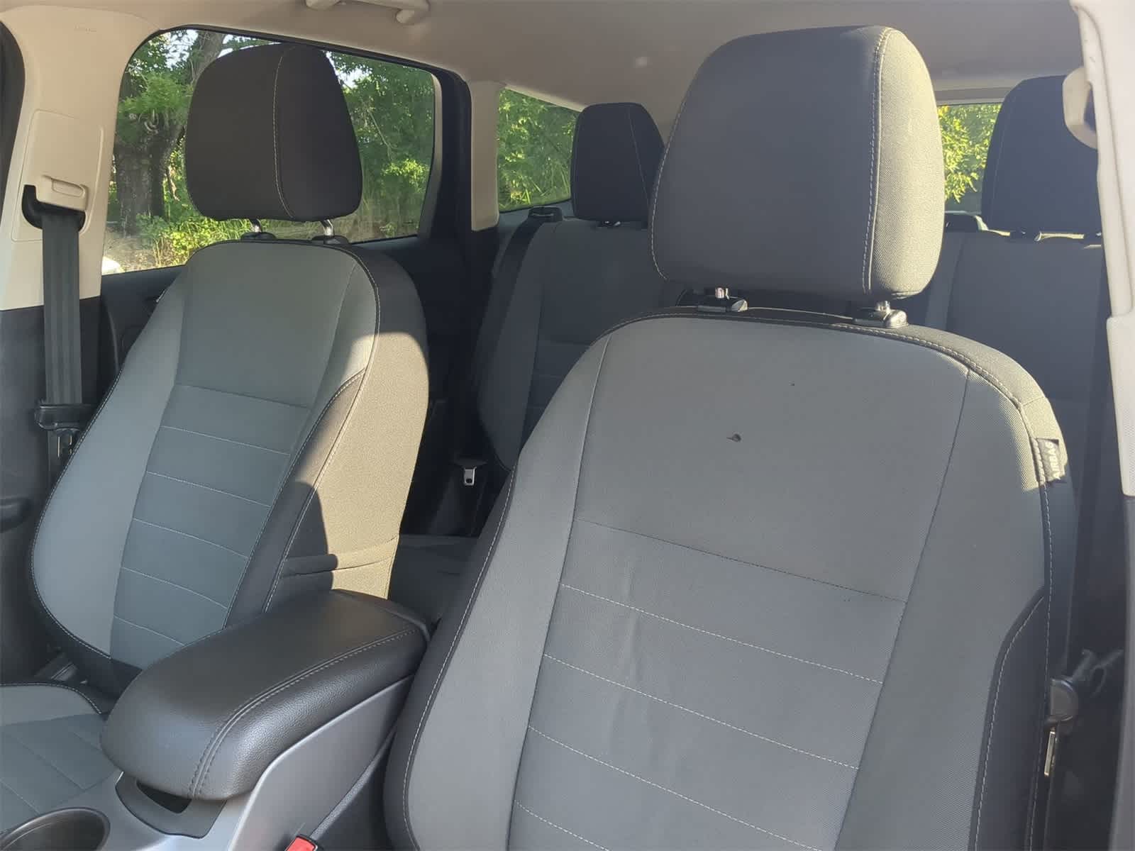 Thumbnail: 2016 Ford Escape - 8
