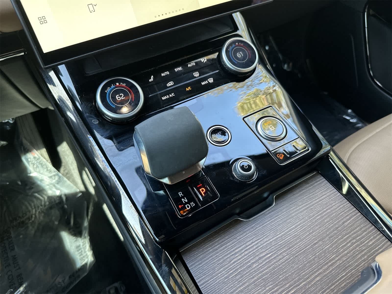 Thumbnail: 2023 Land Rover Range Rover Sport - 16