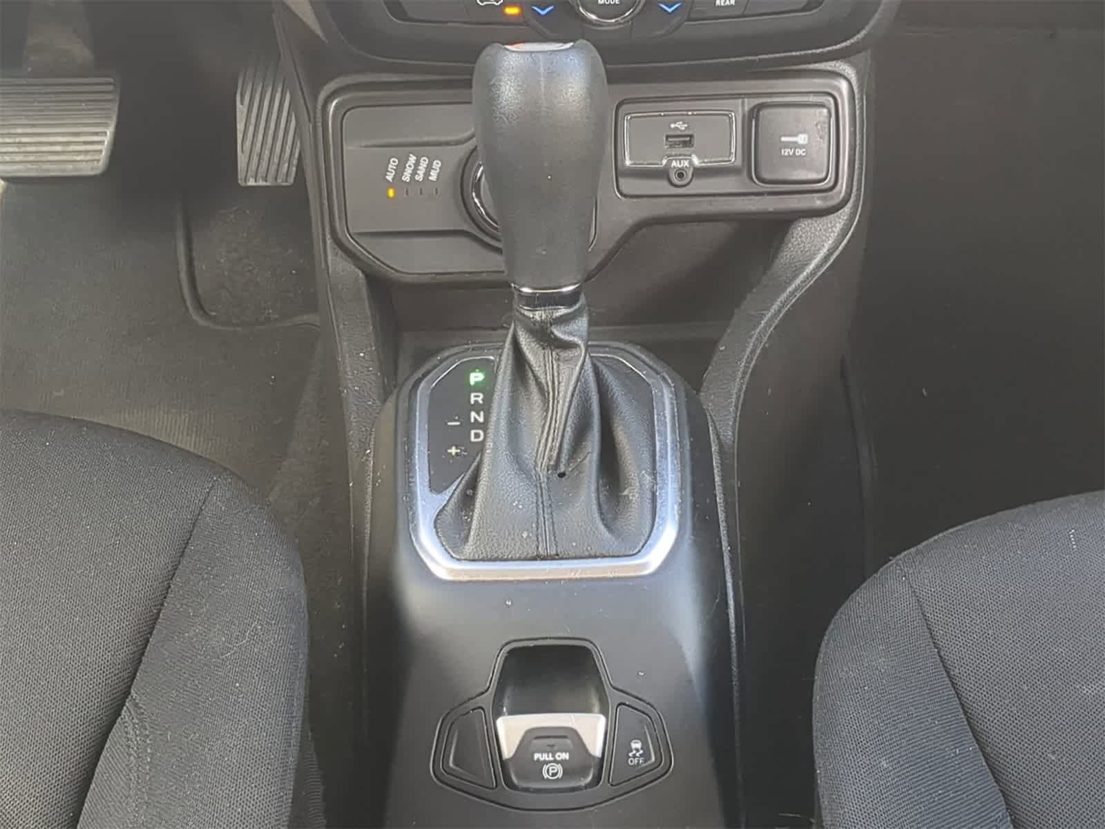 Thumbnail: 2021 Jeep Renegade - 18