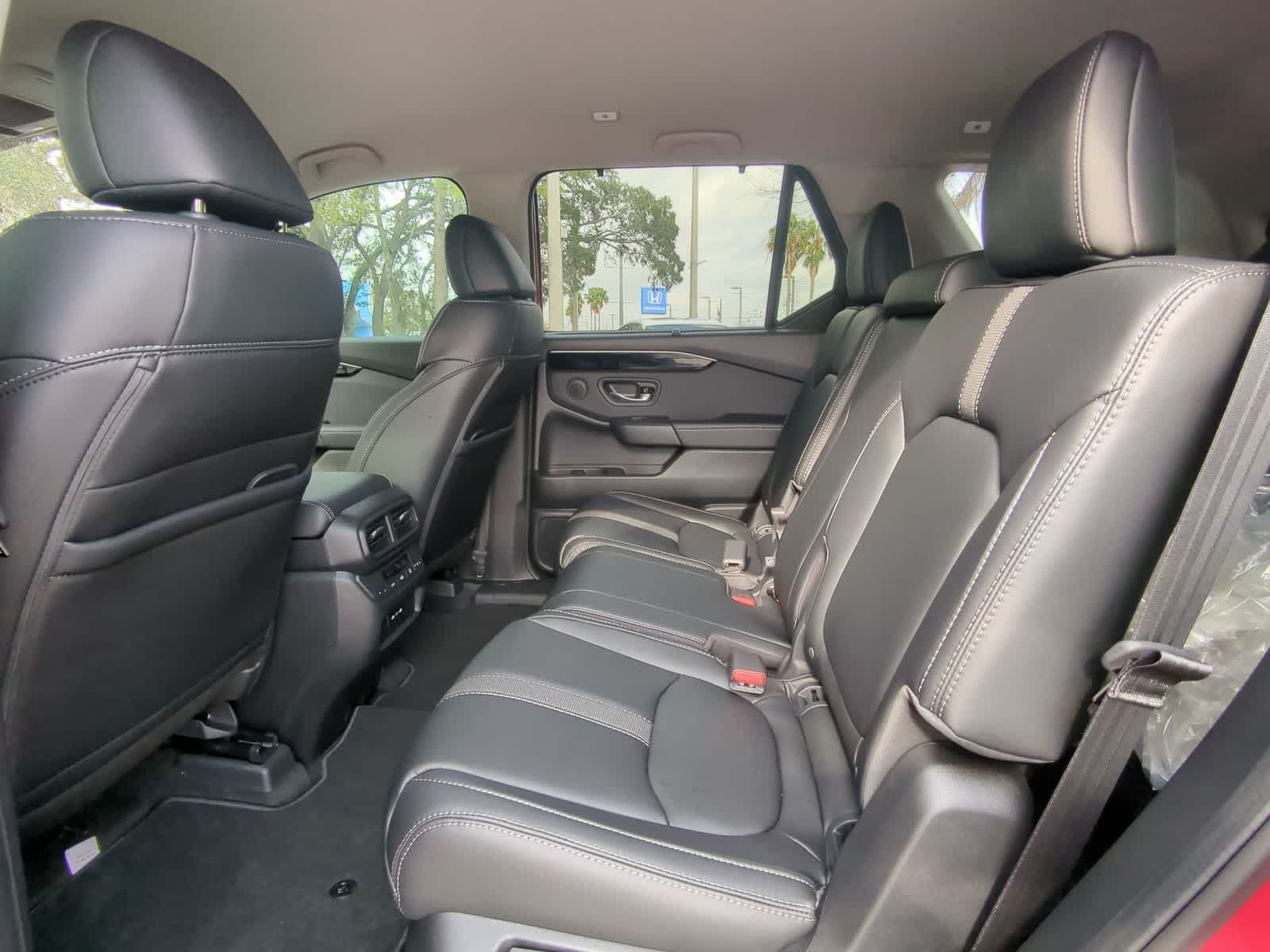 Thumbnail: 2025 Honda Pilot - 13