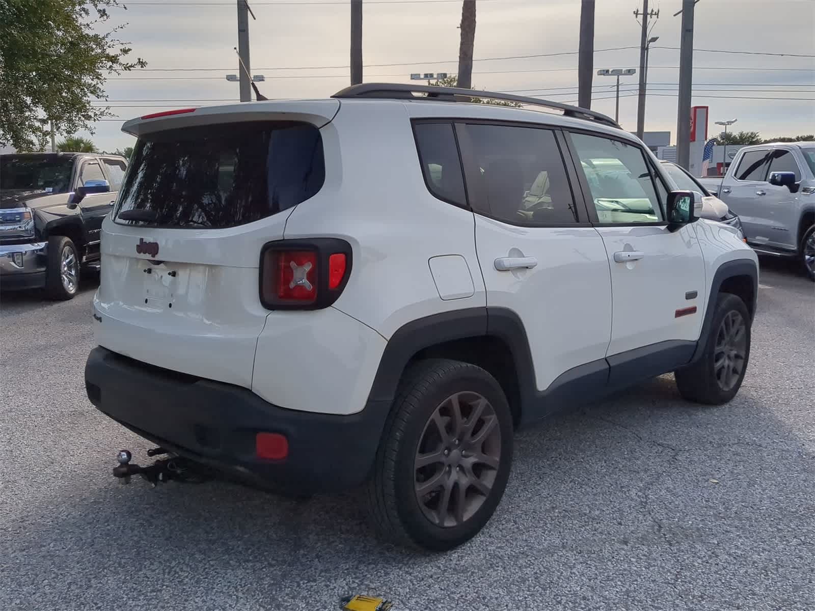 Thumbnail: 2016 Jeep Renegade - 6