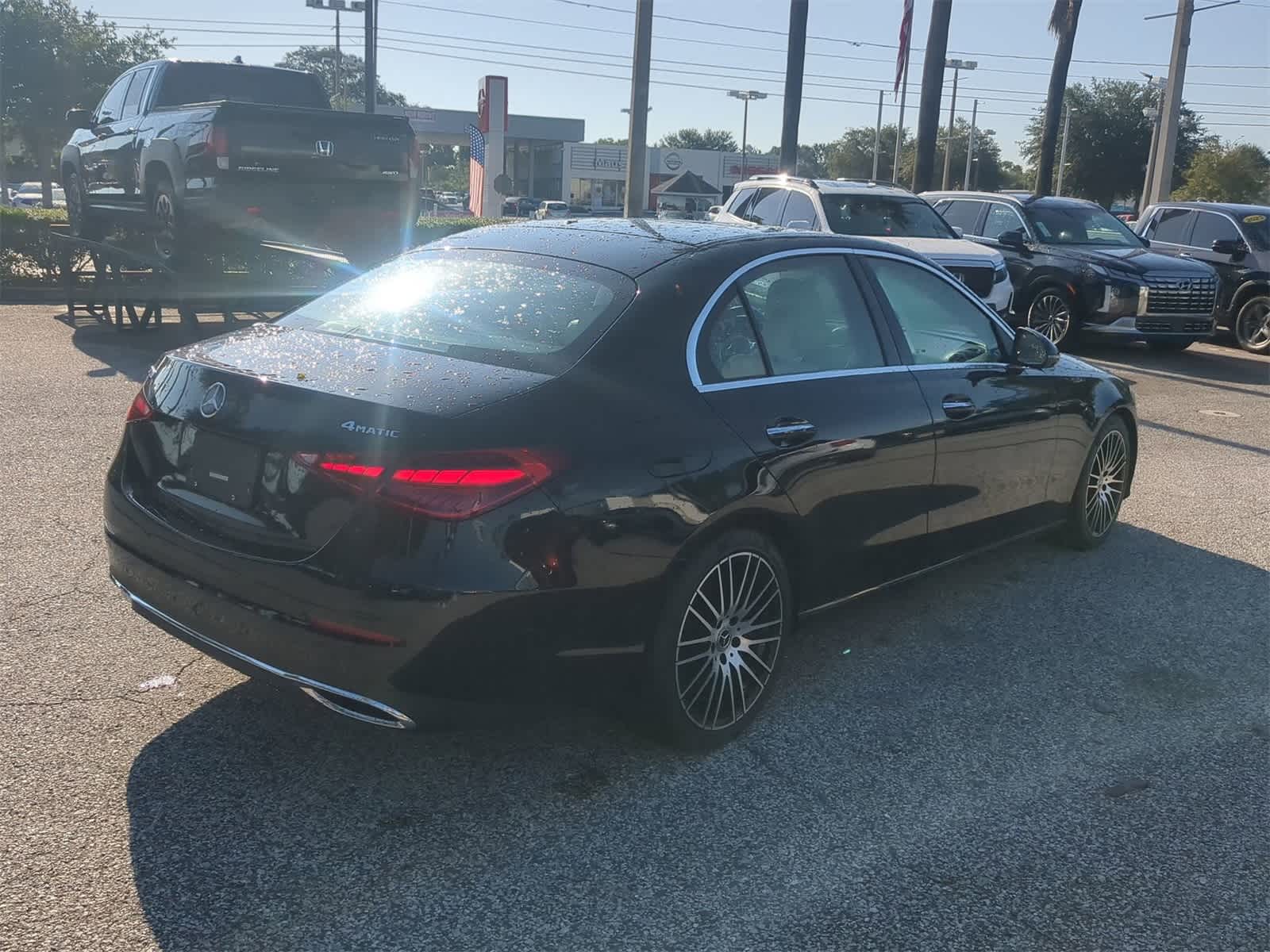 Thumbnail: 2022 Mercedes-Benz C-Class - 7