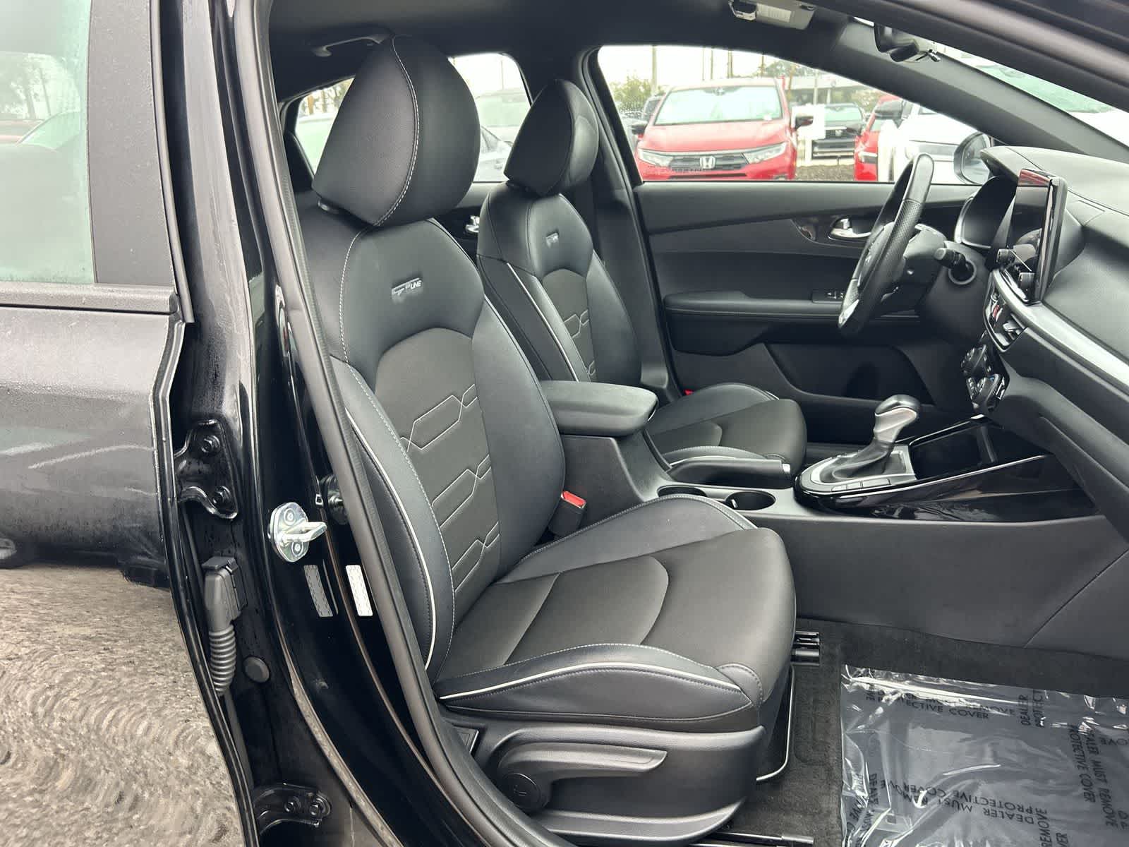 Thumbnail: 2023 Kia Forte - 16