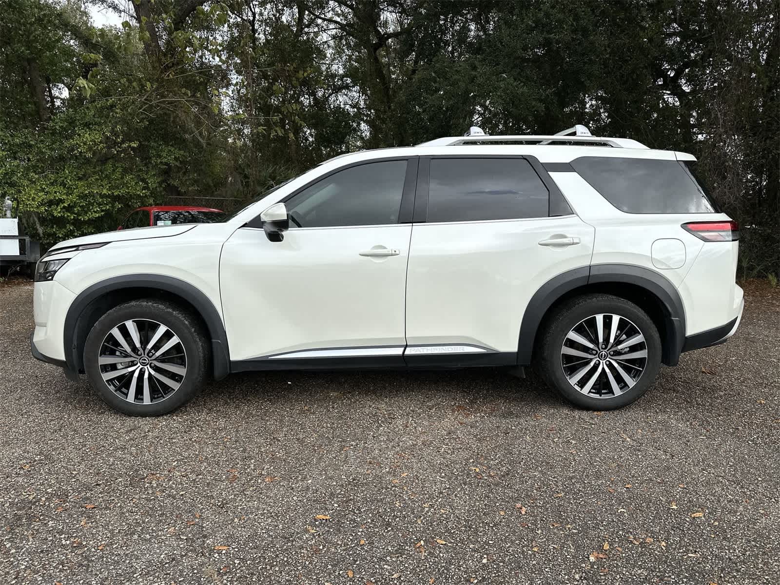 Thumbnail: 2024 Nissan Pathfinder - 3