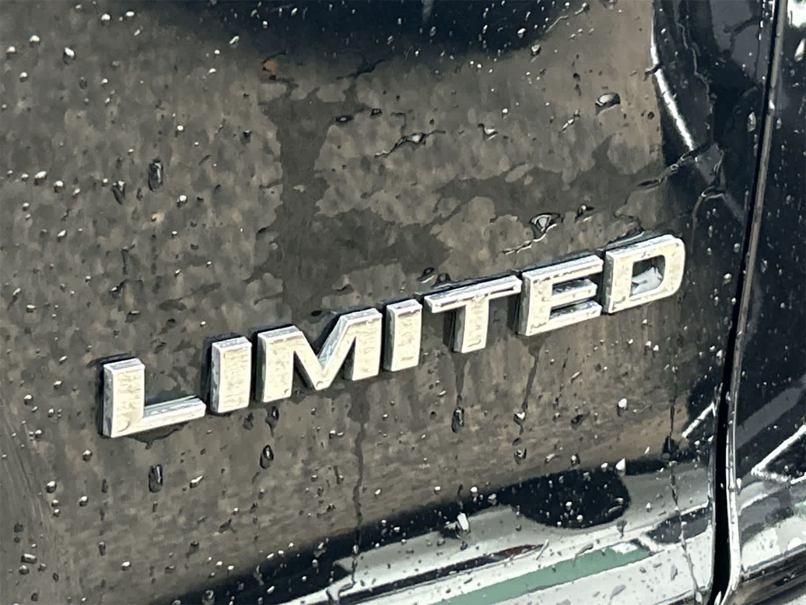 Thumbnail: 2019 Jeep Cherokee - 24