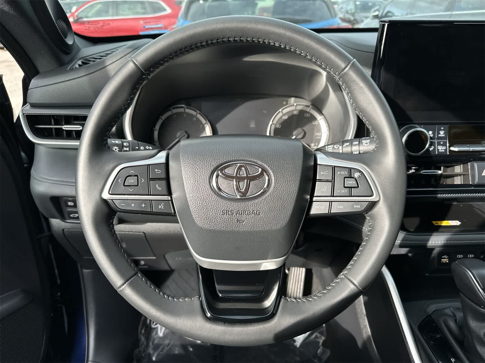 Thumbnail: 2024 Toyota Highlander - 15