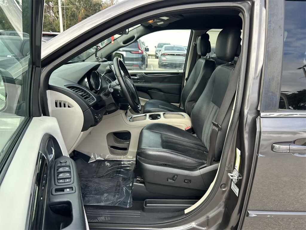 Used 2017 Dodge Grand Caravan SXT Van