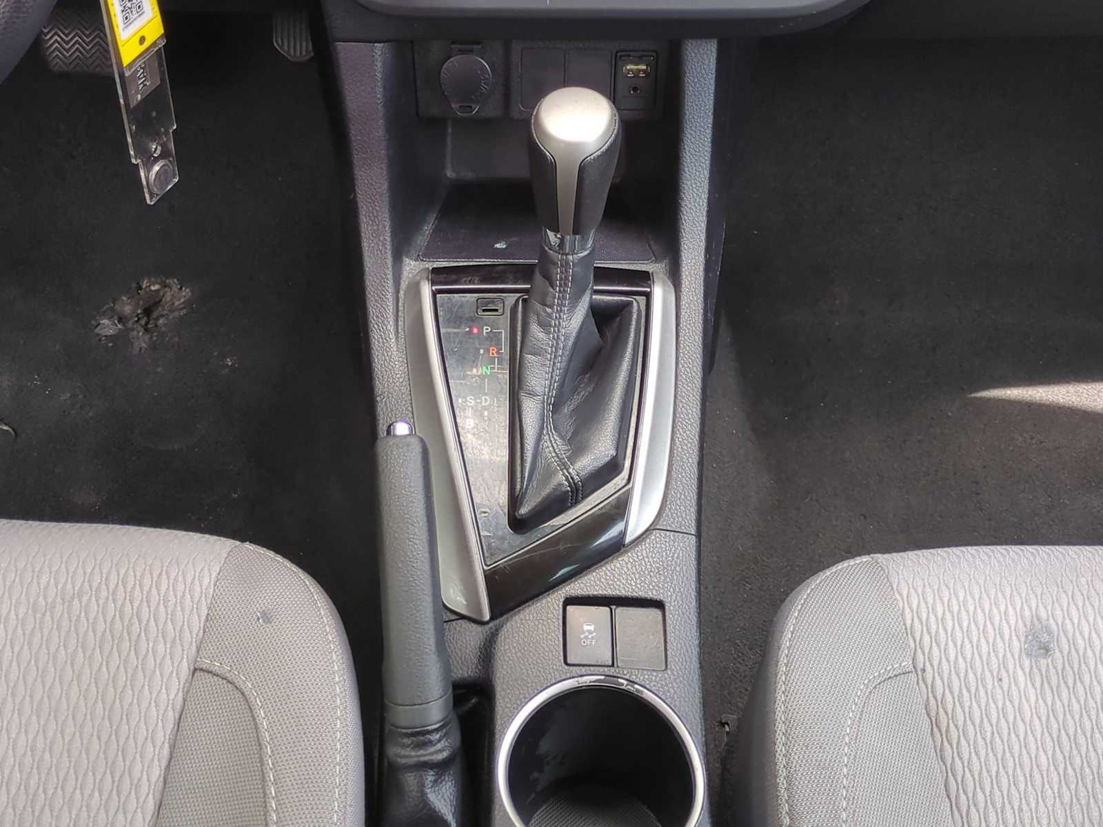 Thumbnail: 2014 Toyota Corolla - 18