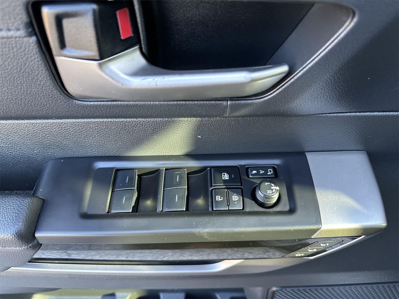 Thumbnail: 2024 Toyota Tundra - 7