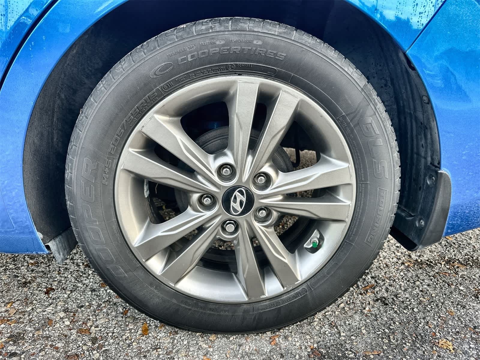 Thumbnail: 2017 Hyundai Elantra - 8