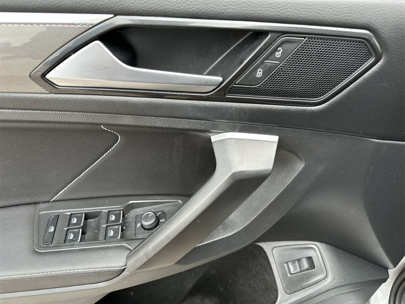 Thumbnail: 2024 Volkswagen Tiguan - 7