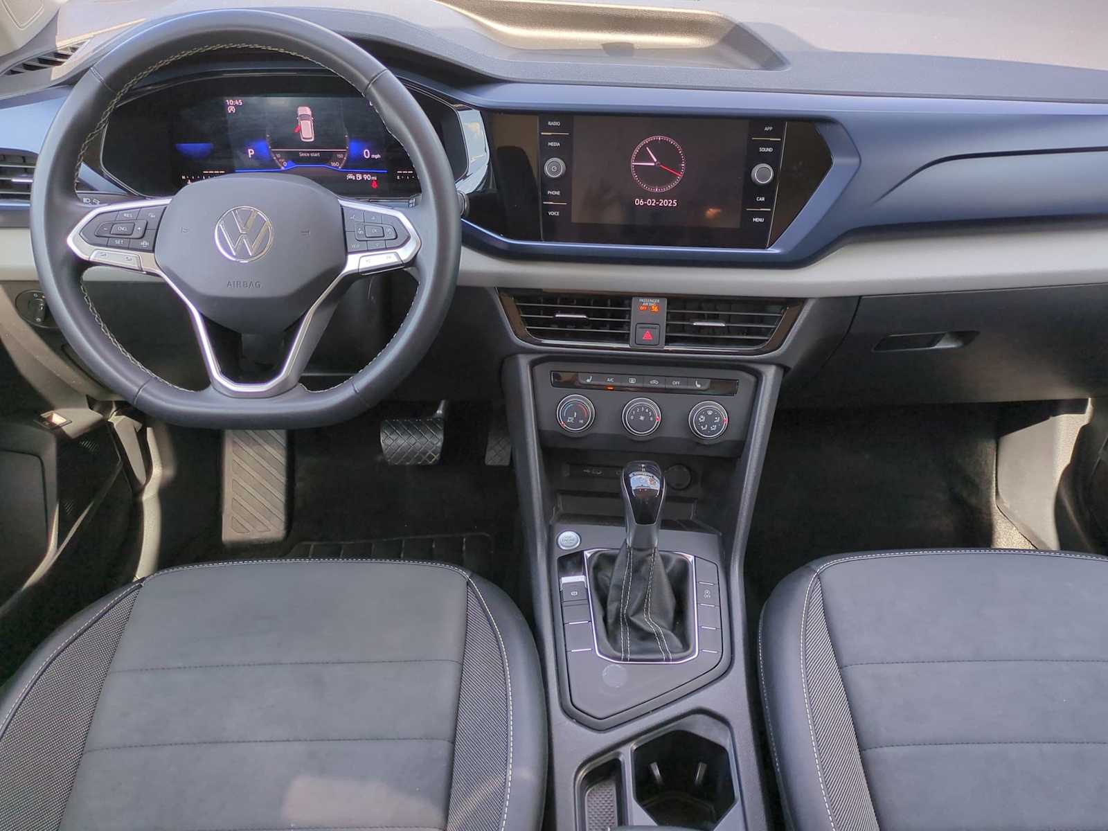 Thumbnail: 2022 Volkswagen Taos - 14