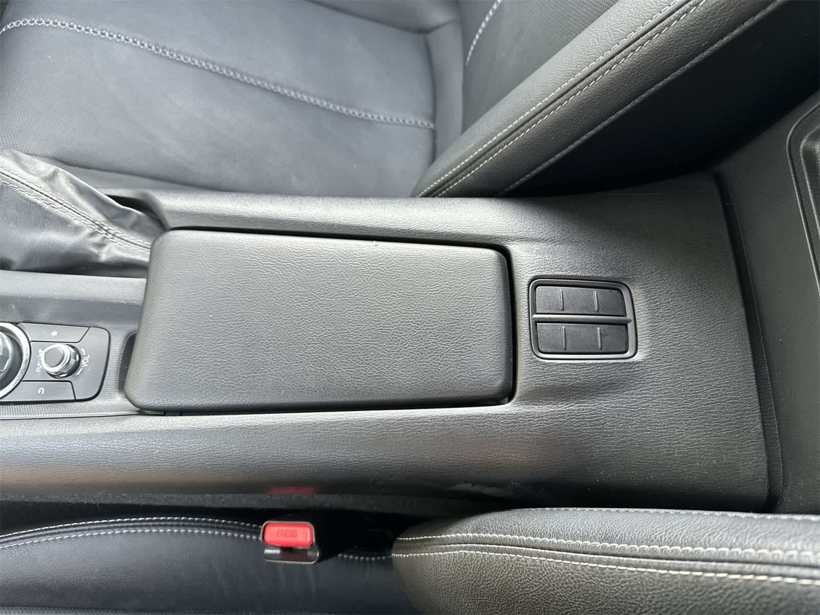 Thumbnail: 2022 Mazda MX-5 Miata - 16