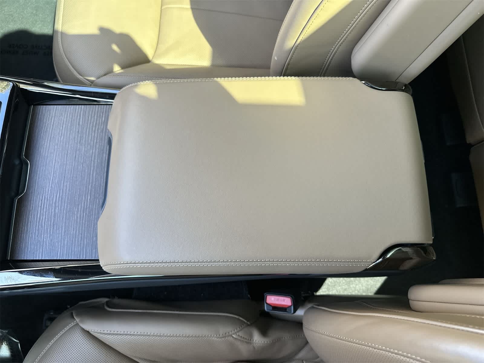 Thumbnail: 2023 Land Rover Range Rover Sport - 15