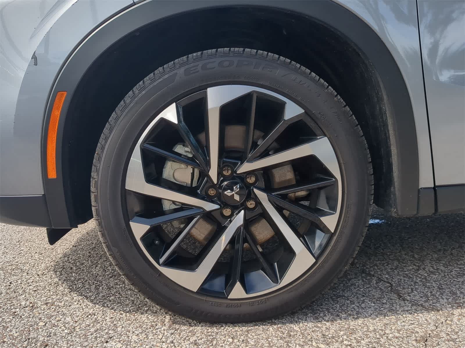 Thumbnail: 2024 Mitsubishi Outlander - 11