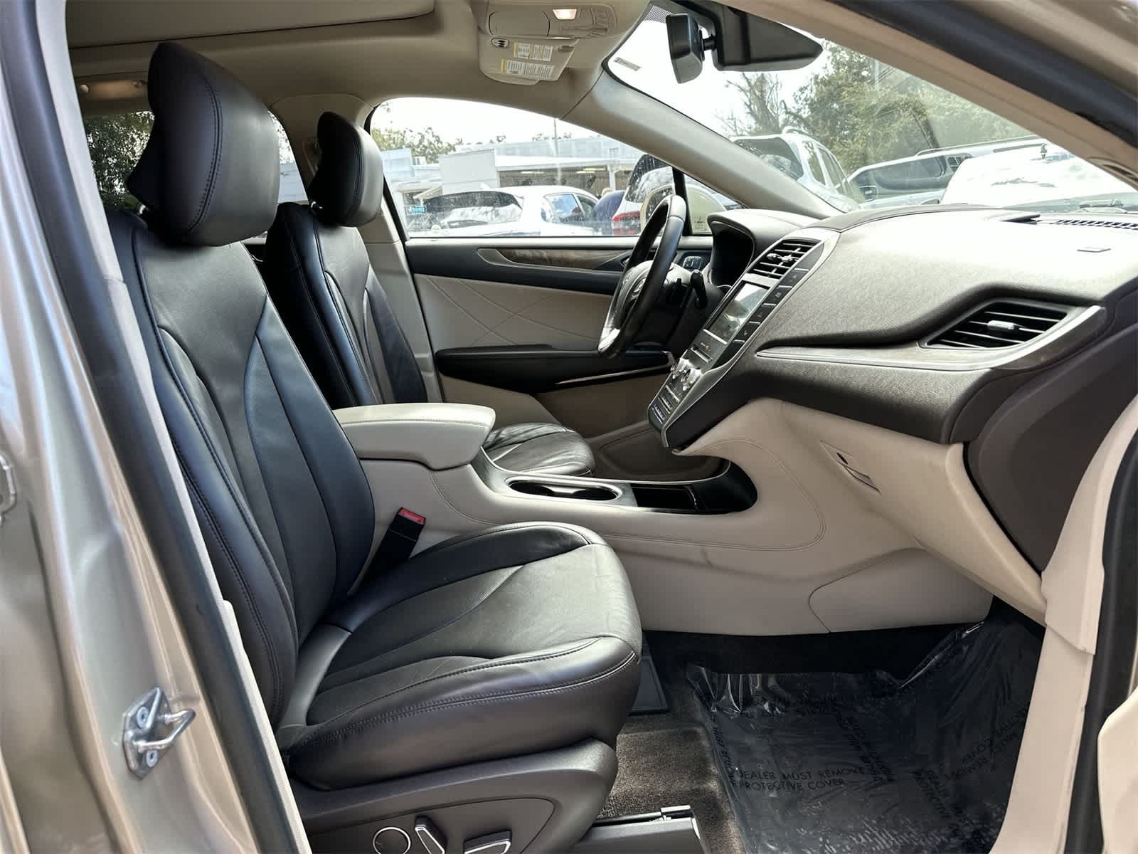 Thumbnail: 2017 Lincoln MKC - 13