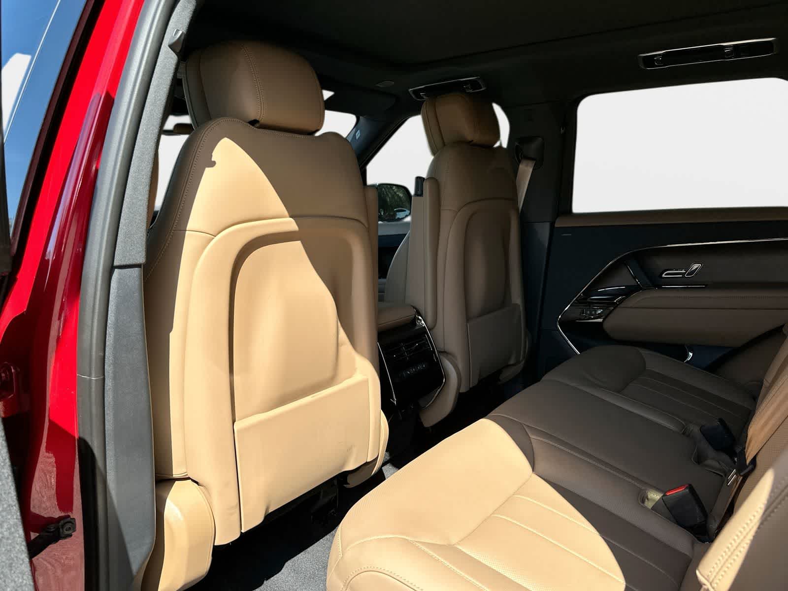 Thumbnail: 2023 Land Rover Range Rover Sport - 11