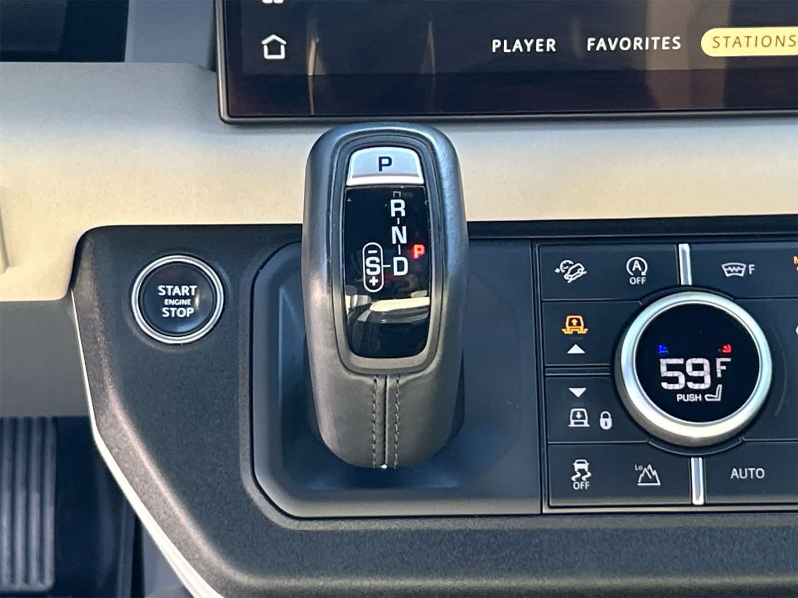 Thumbnail: 2023 Land Rover Defender - 17