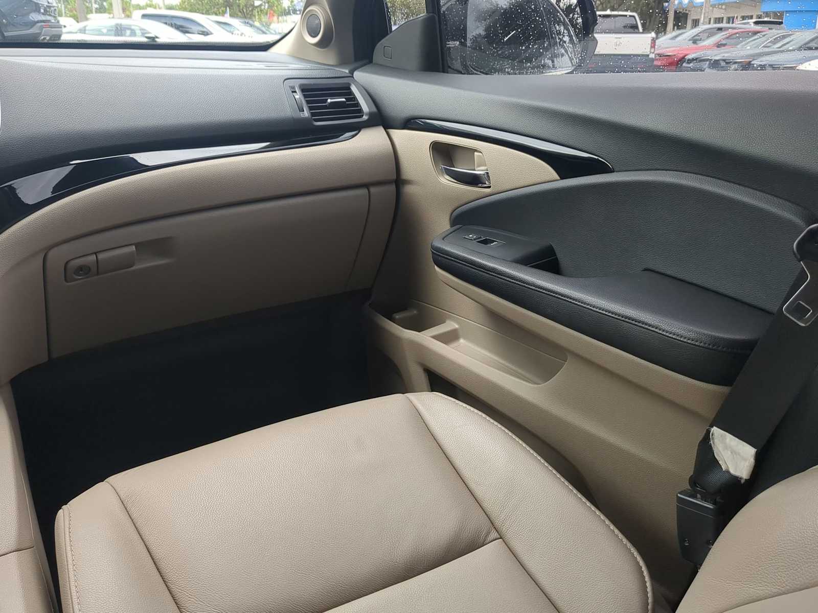 Thumbnail: 2019 Honda Pilot - 17