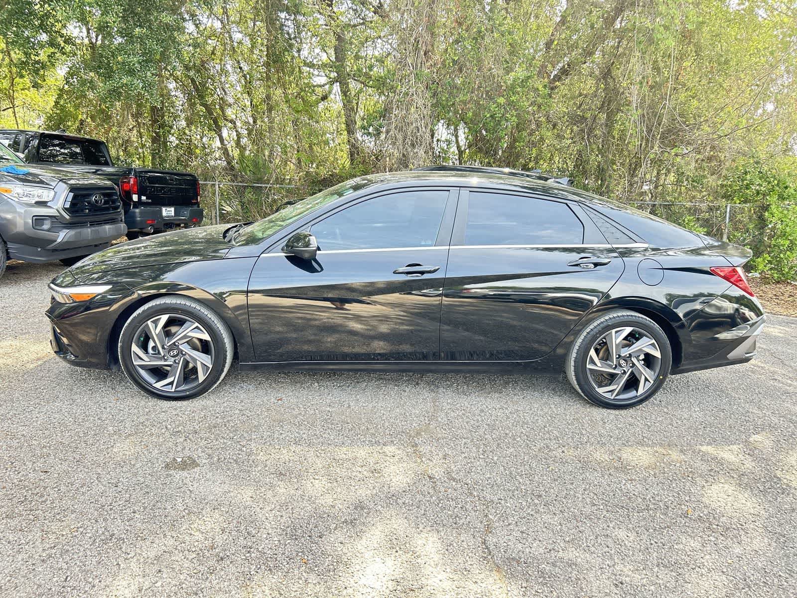 Thumbnail: 2024 Hyundai Elantra - 4