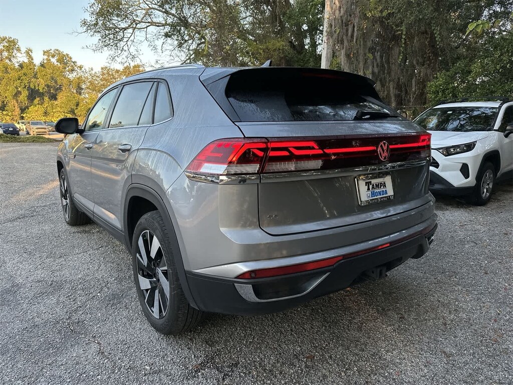 Used 2024 Volkswagen Atlas Cross Sport 2.0T SE w/Technology SUV