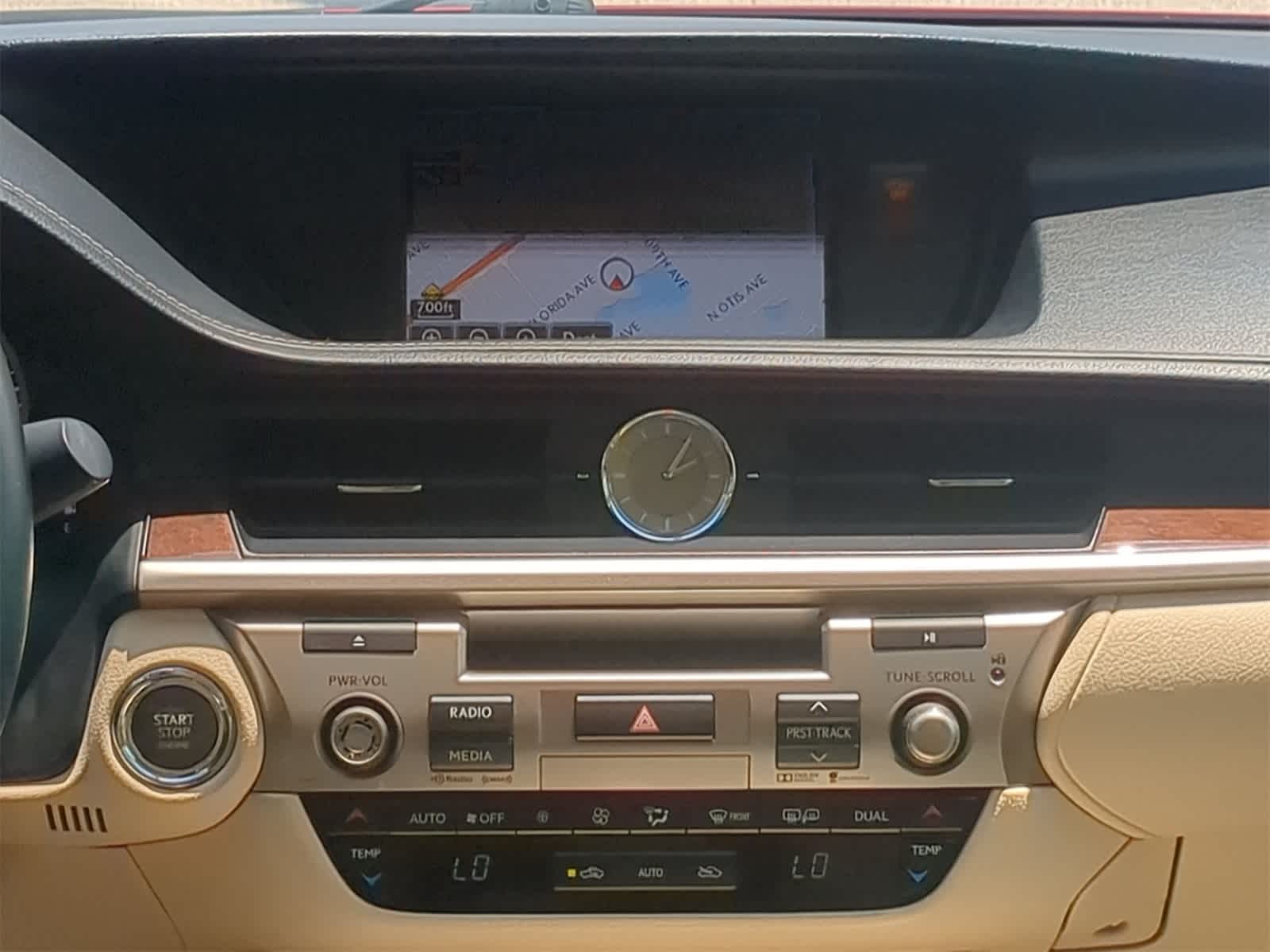 Thumbnail: 2015 Lexus ES - 17