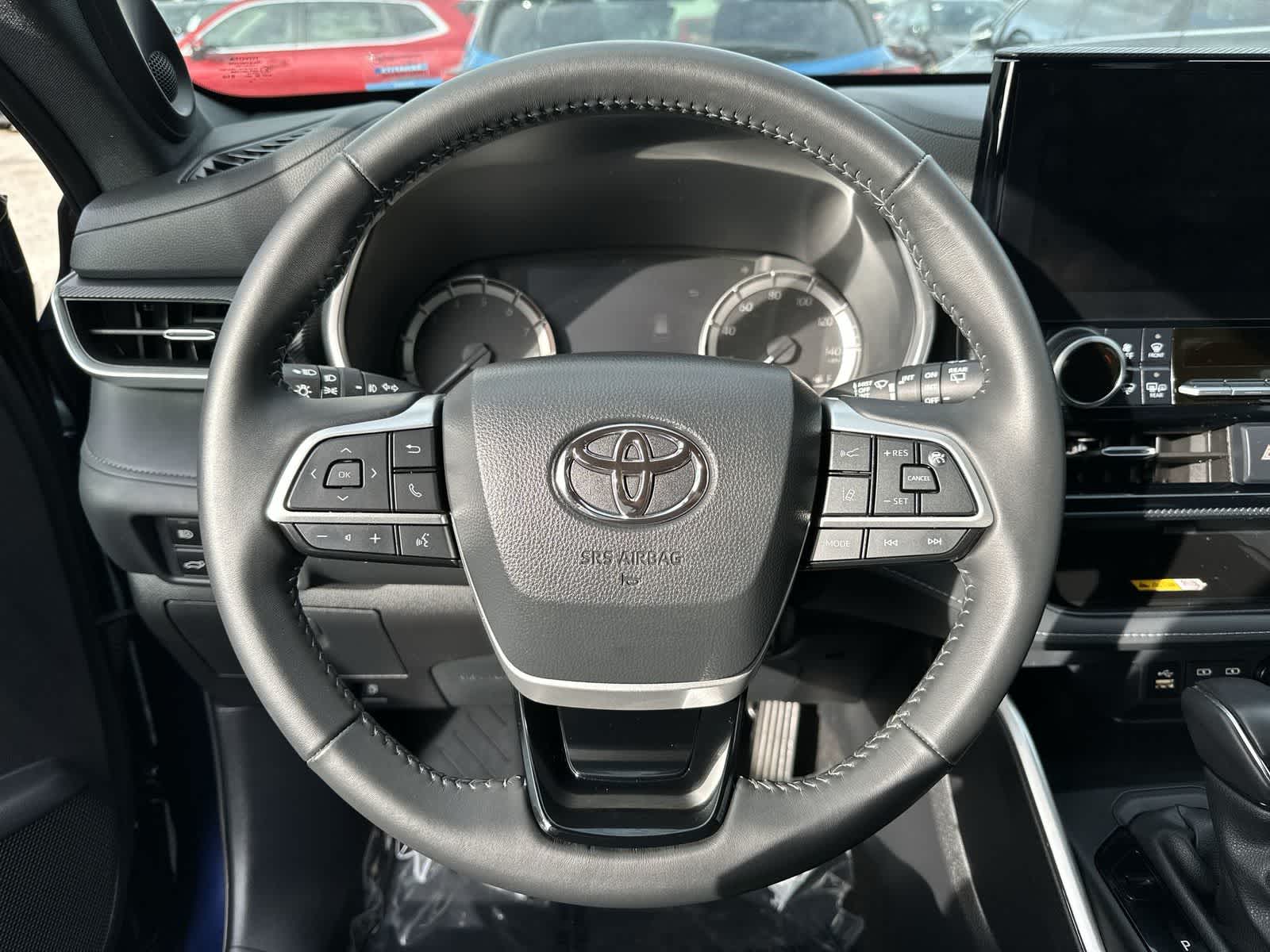 Thumbnail: 2024 Toyota Highlander - 15