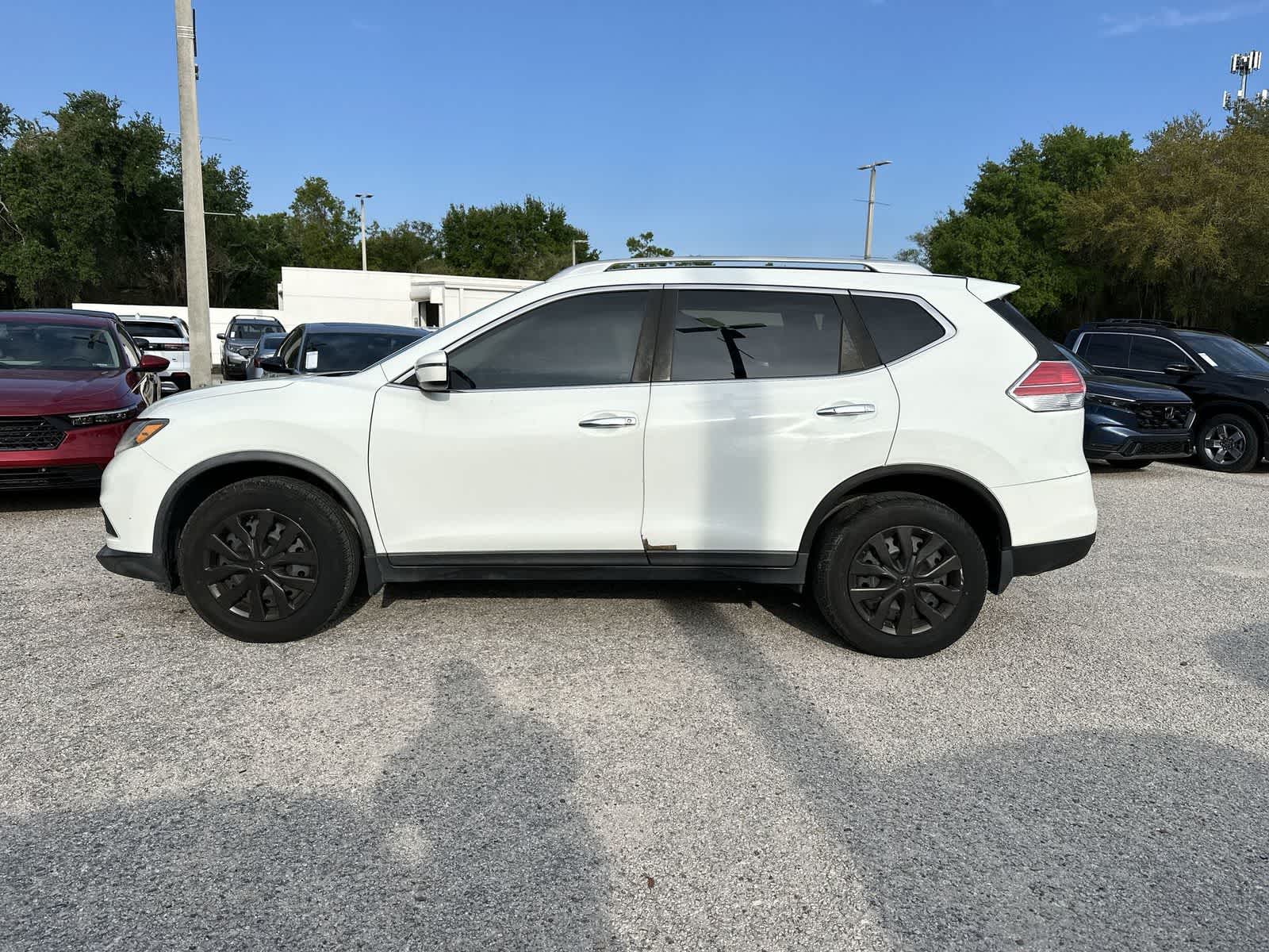 Thumbnail: 2016 Nissan Rogue - 4