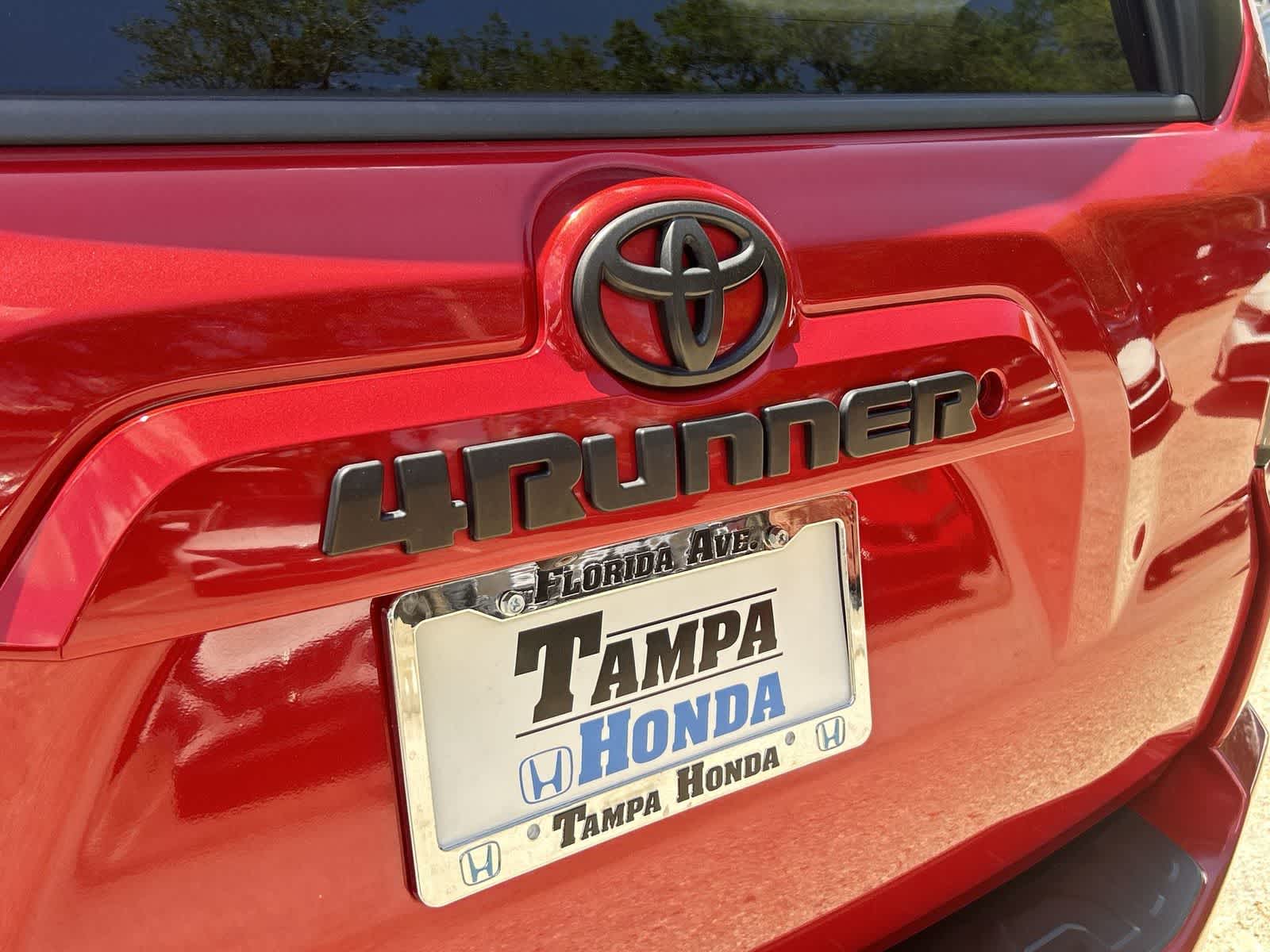 Thumbnail: 2015 Toyota 4Runner - 8