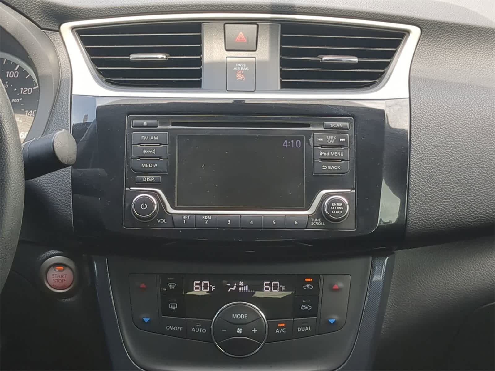 Thumbnail: 2018 Nissan Sentra - 18