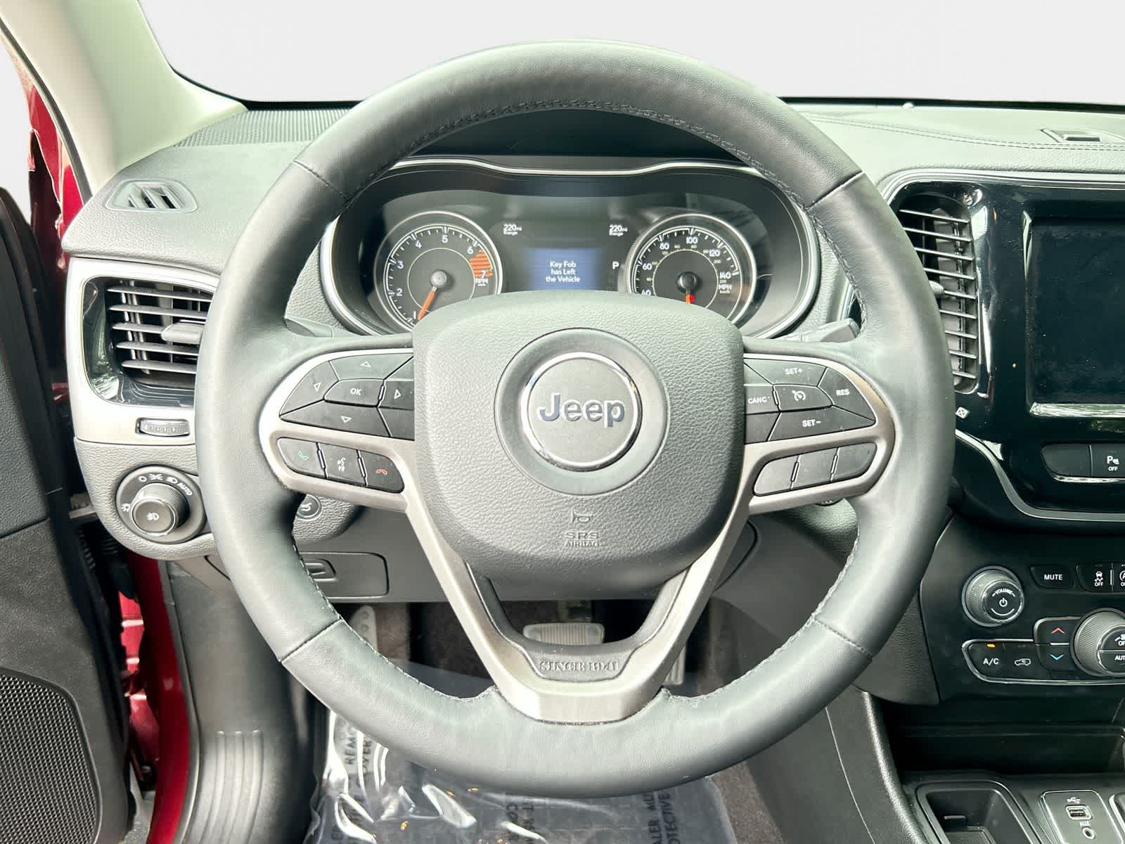 Thumbnail: 2019 Jeep Cherokee - 16