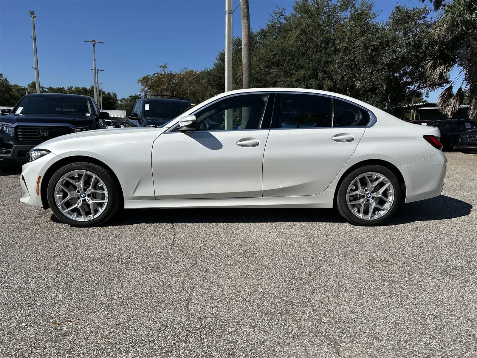 Thumbnail: 2025 BMW 3 Series - 3