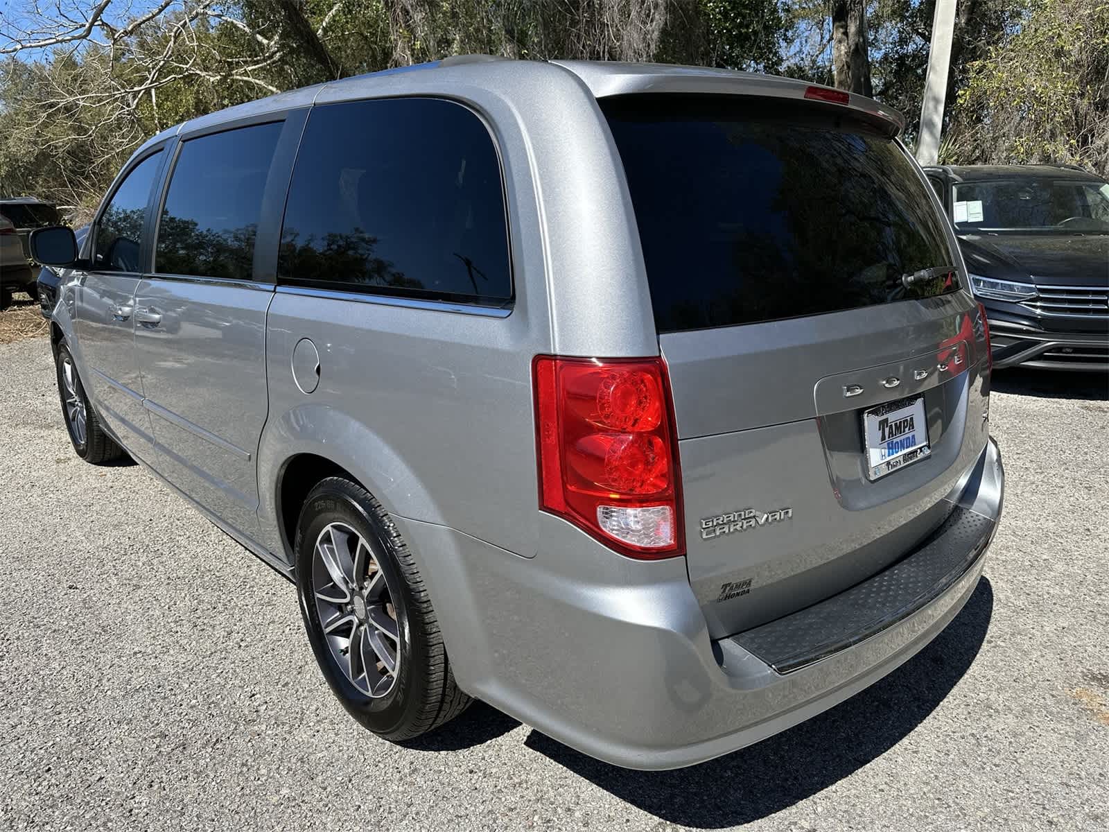 Thumbnail: 2017 Dodge Grand Caravan - 6