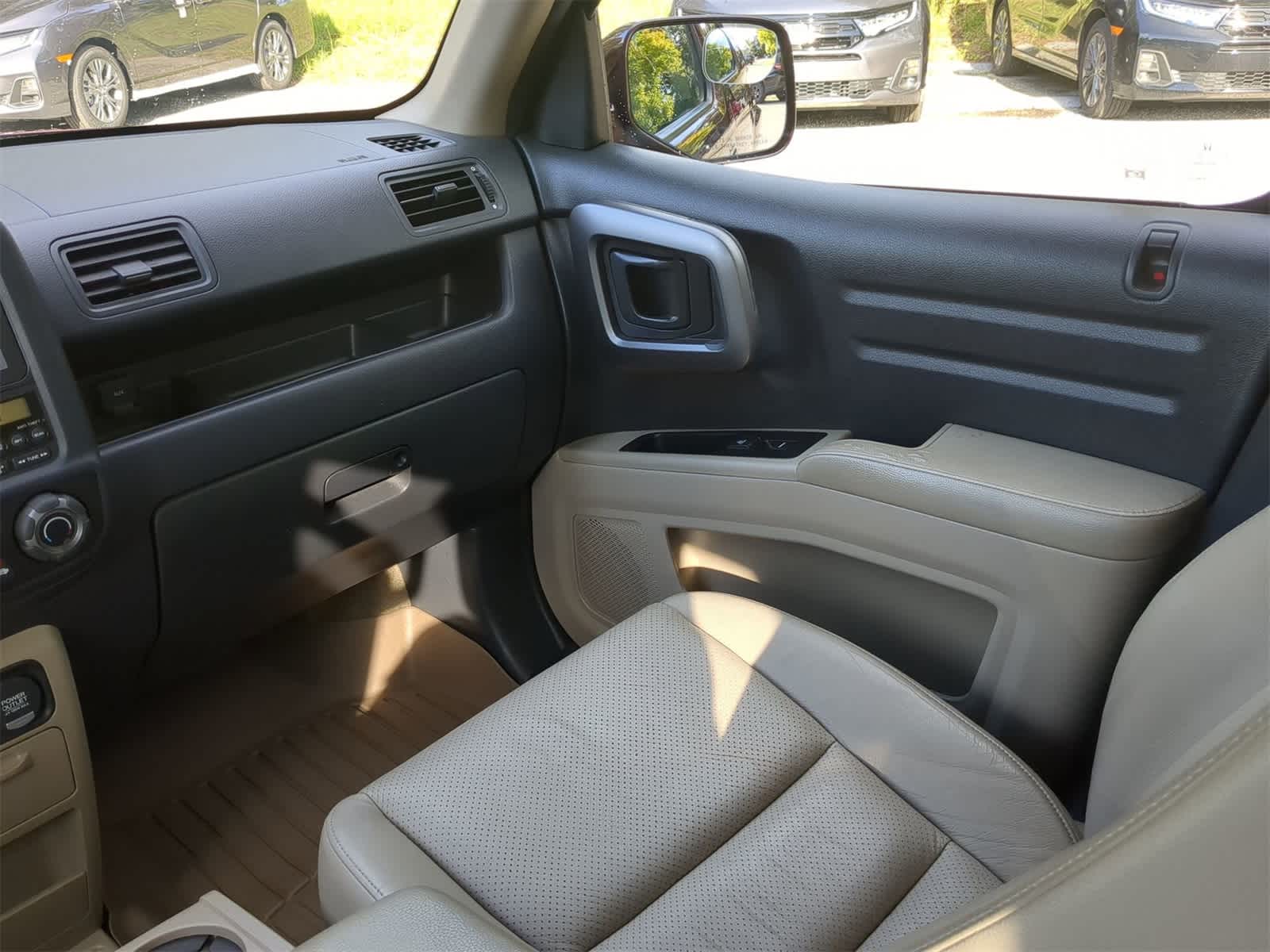 Thumbnail: 2012 Honda Ridgeline - 16