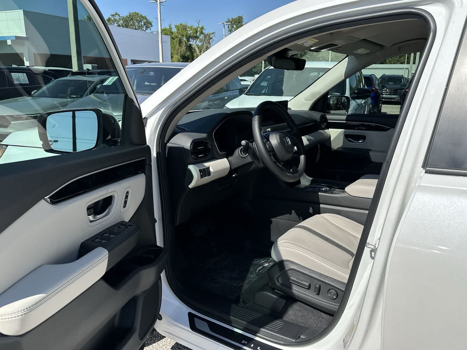 Thumbnail: 2026 Honda Pilot - 10