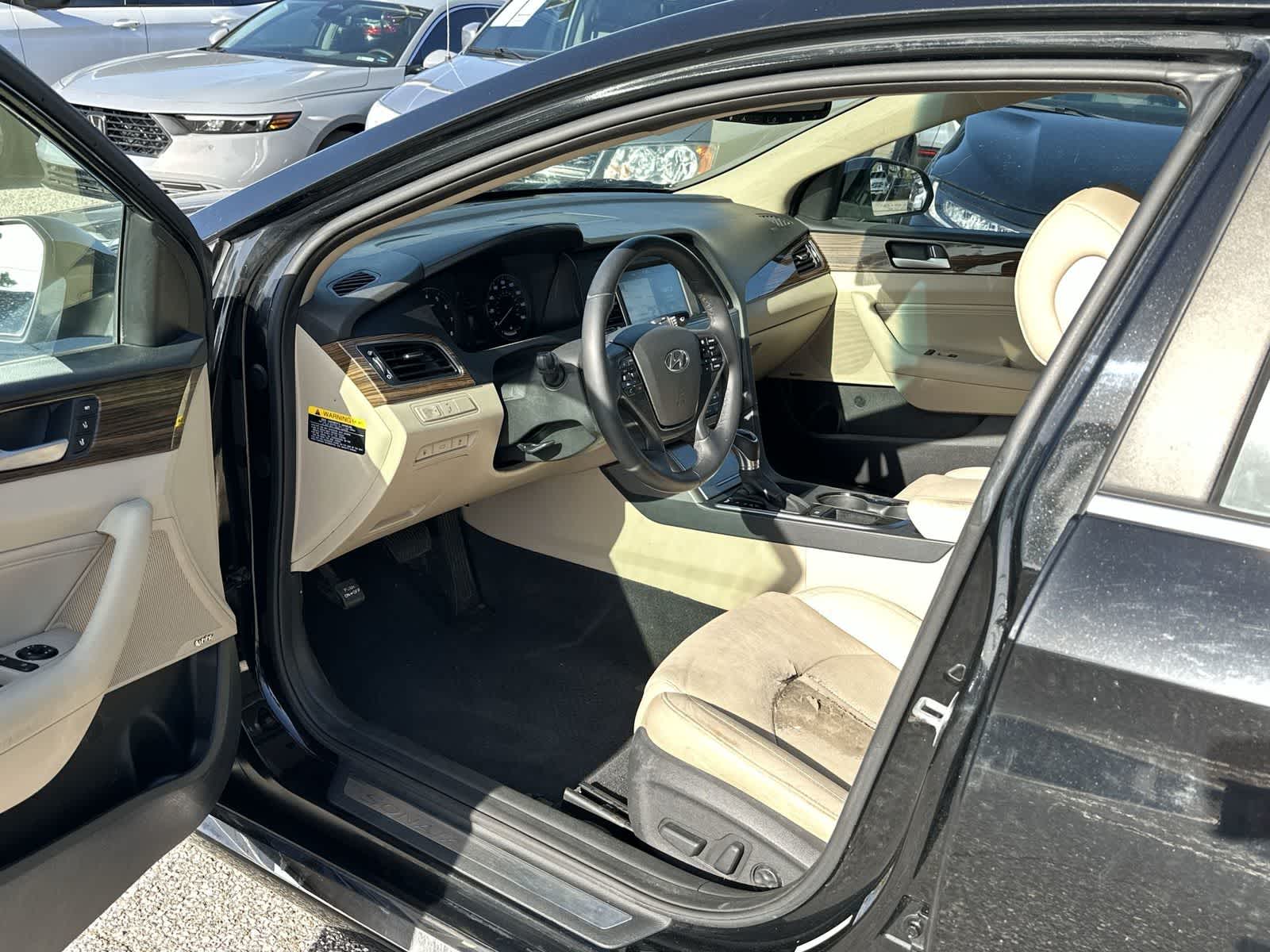 Thumbnail: 2017 Hyundai Sonata - 10