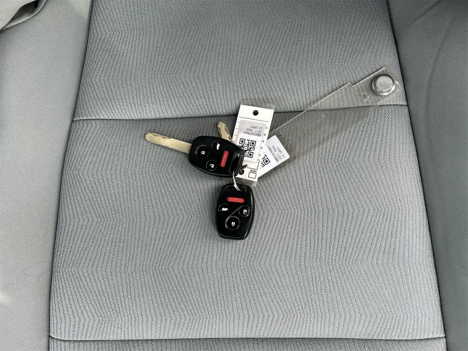 Thumbnail: 2011 Honda Pilot - 20