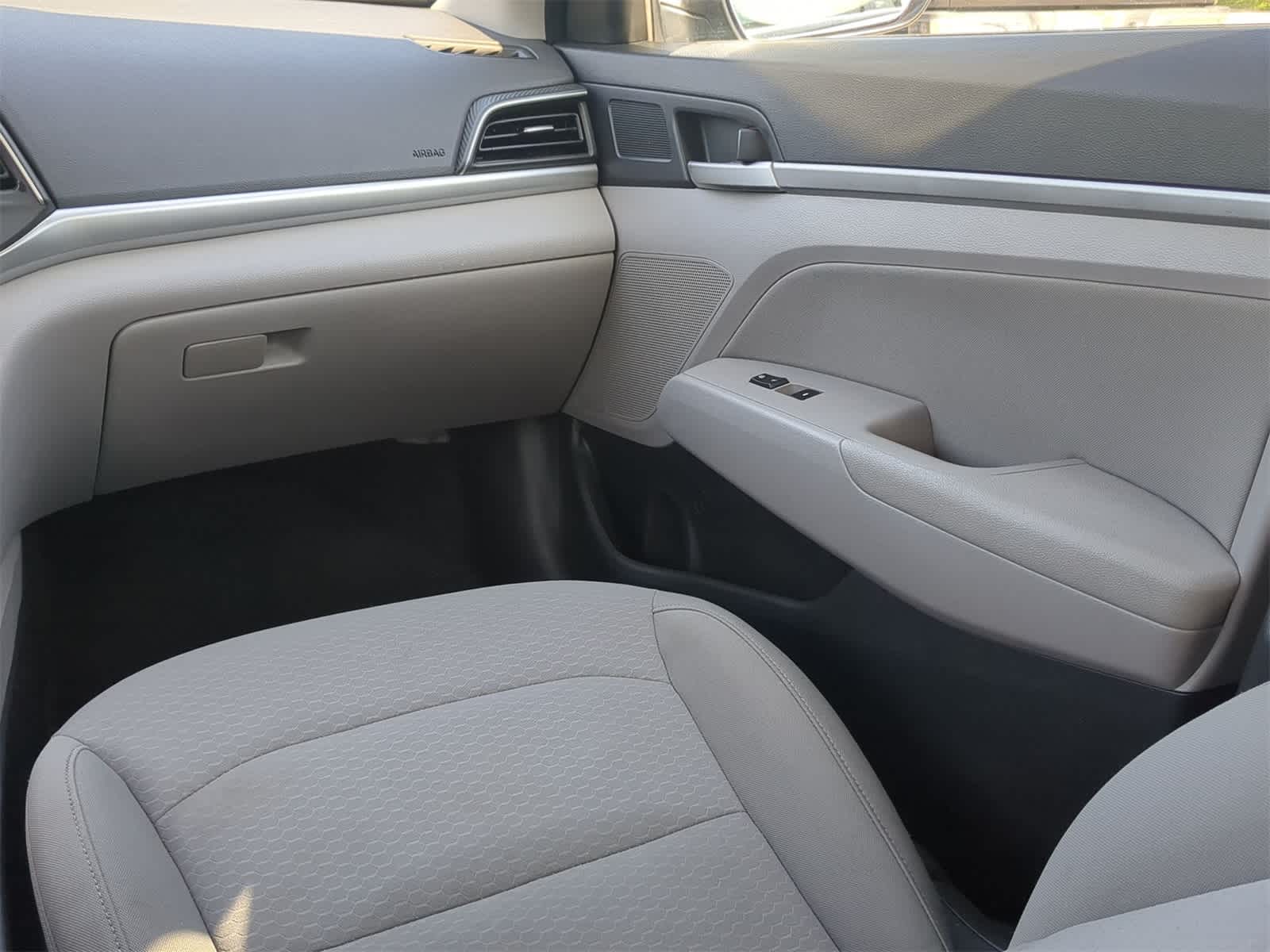 Thumbnail: 2020 Hyundai Elantra - 16