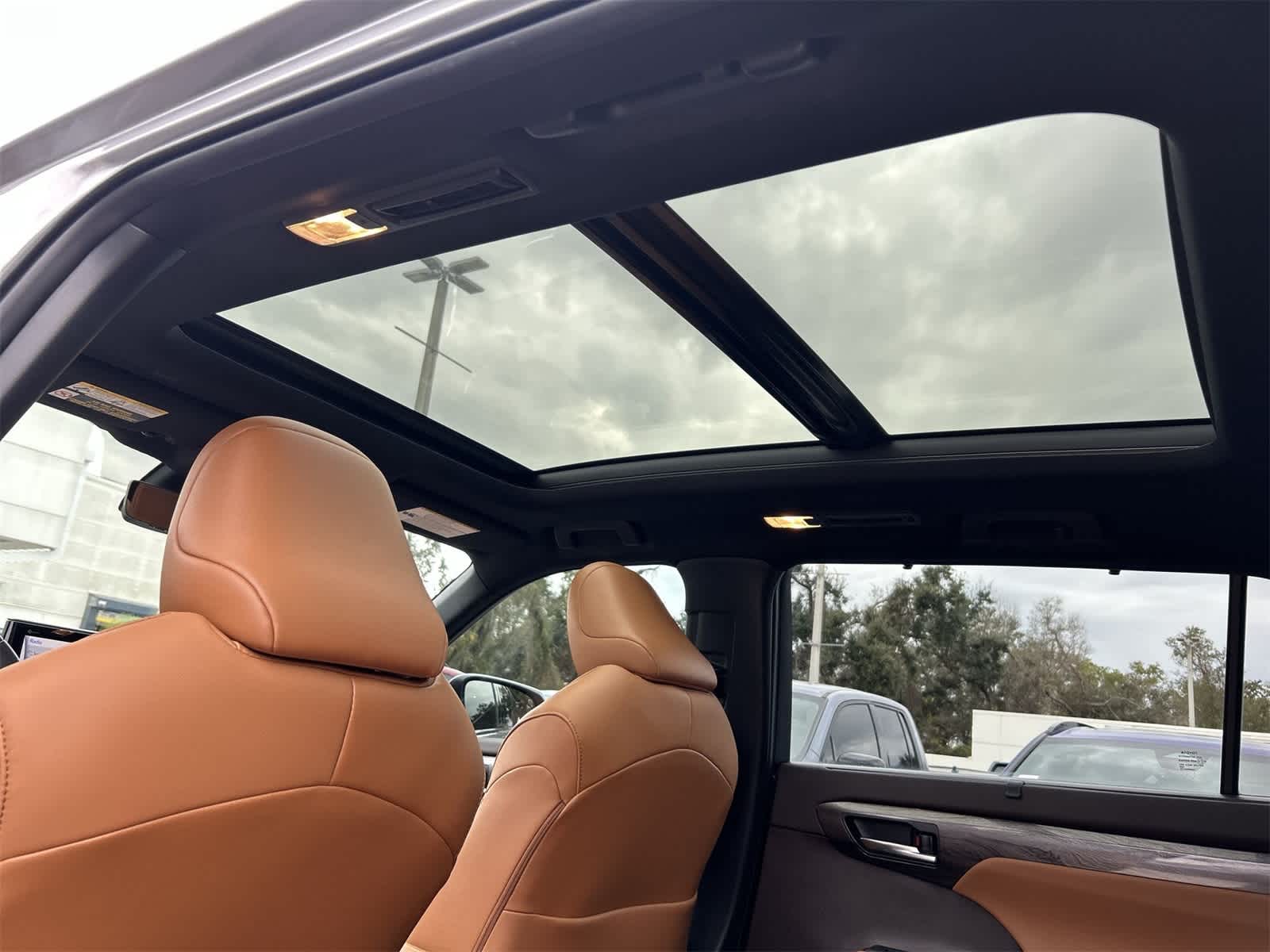 Thumbnail: 2021 Toyota Highlander - 23