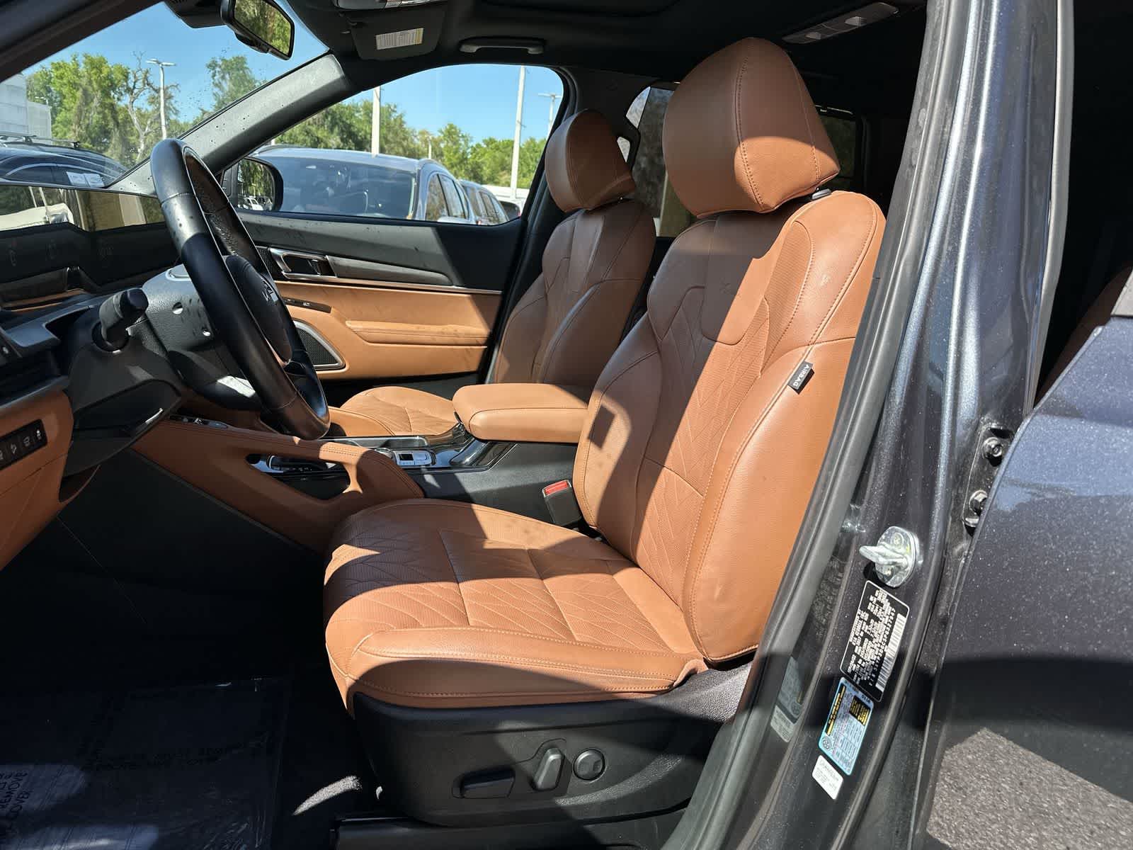 Thumbnail: 2023 Kia Telluride - 11