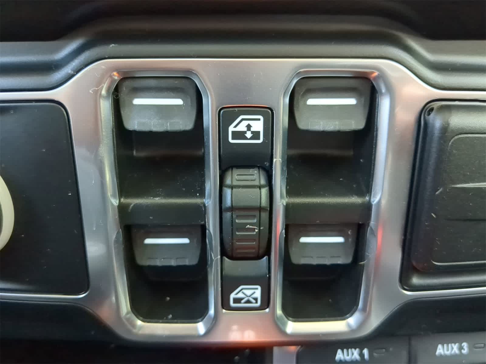 Thumbnail: 2022 Jeep Wrangler - 22