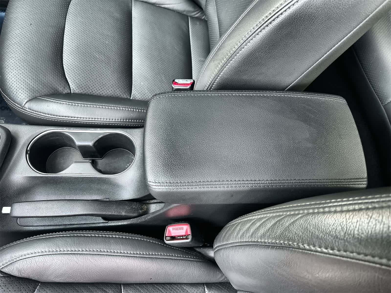 Thumbnail: 2017 Hyundai Elantra - 16