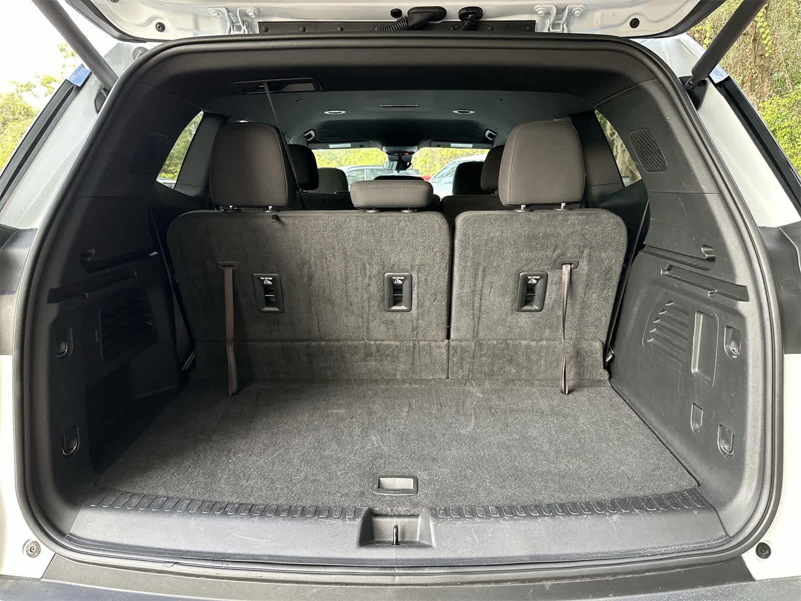 Thumbnail: 2025 GMC Acadia - 19