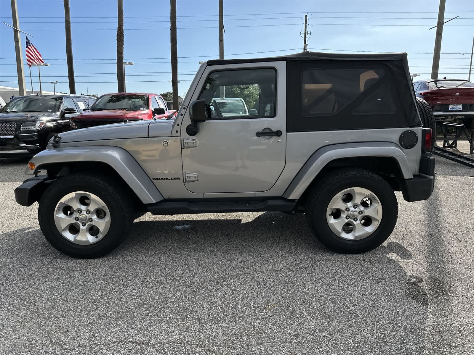 Thumbnail: 2015 Jeep Wrangler - 19