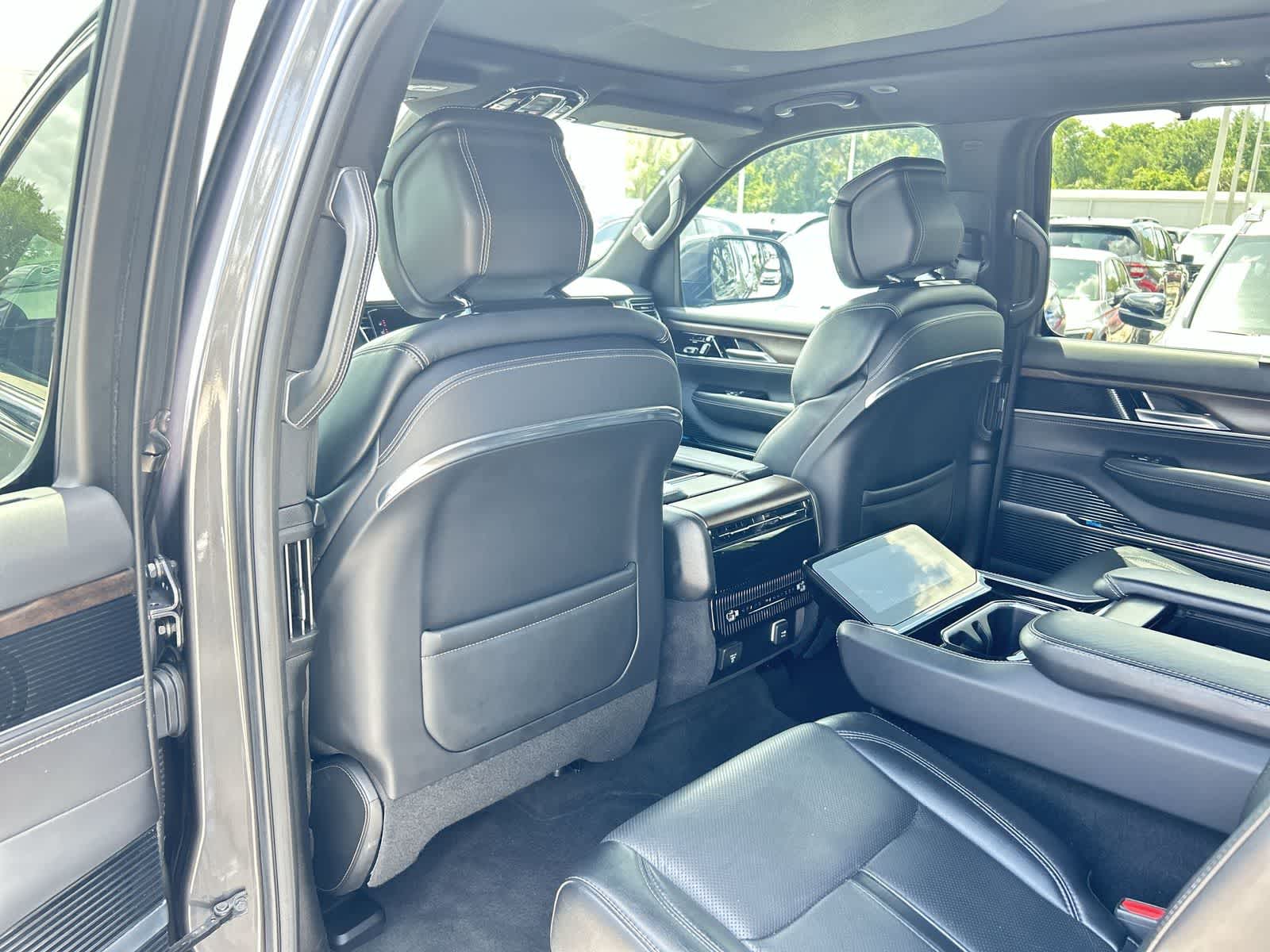 Thumbnail: 2022 Jeep Grand Wagoneer - 12