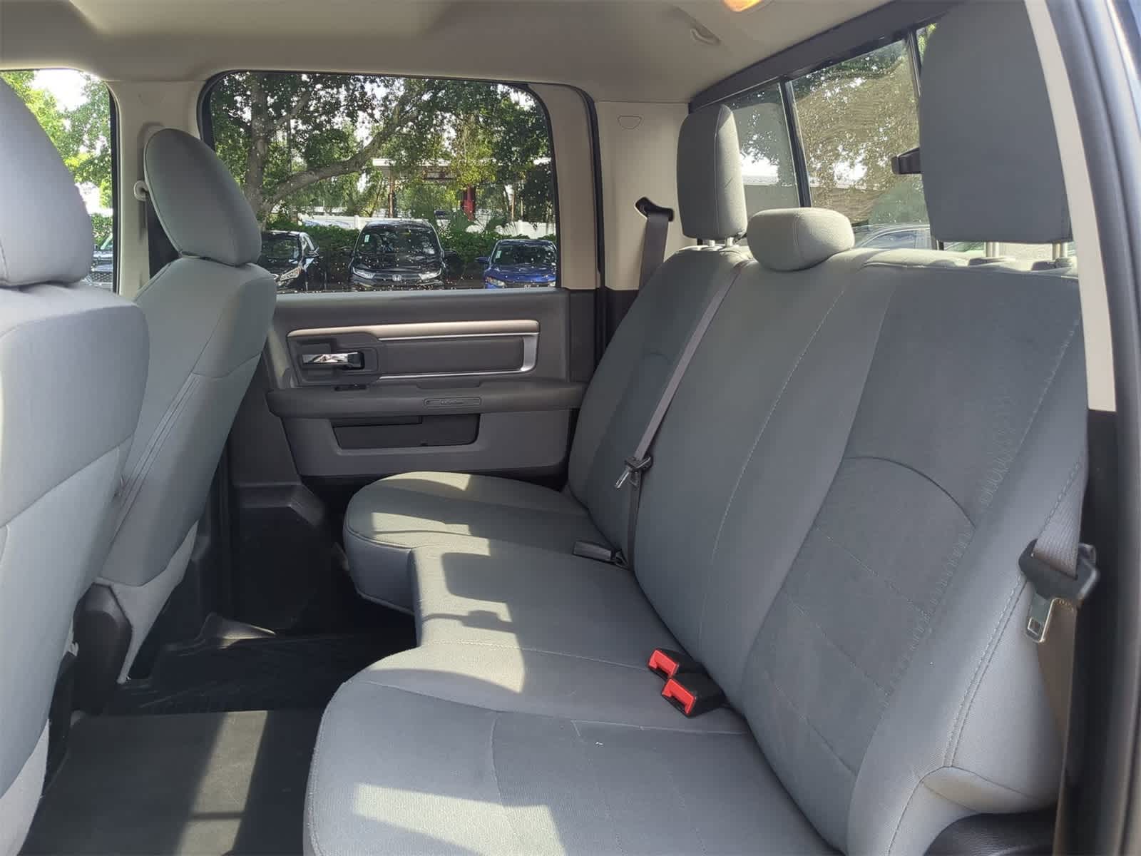 Thumbnail: 2020 RAM 1500 Classic - 13