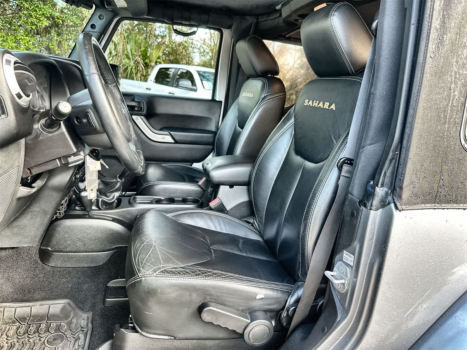 Thumbnail: 2015 Jeep Wrangler - 10