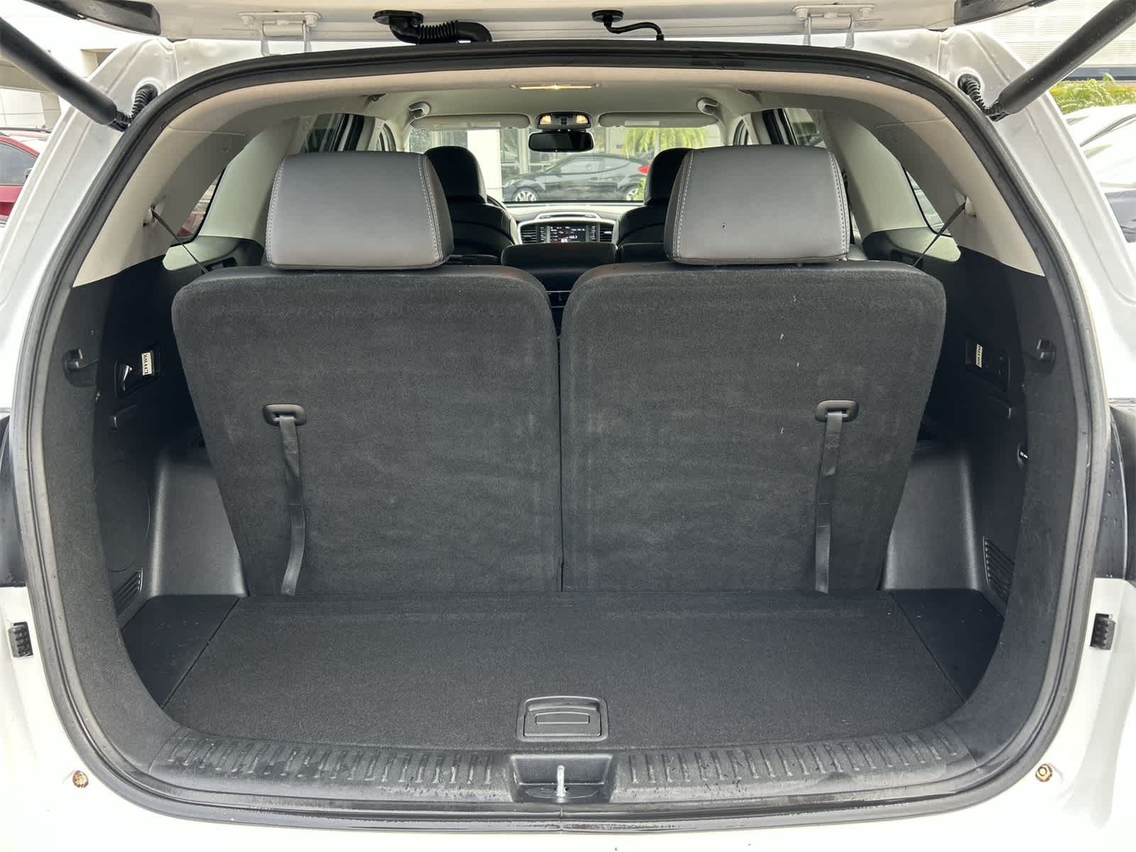 Thumbnail: 2019 Kia Sorento - 19